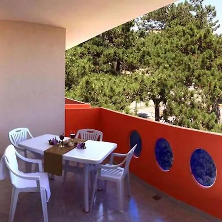 شقة Poolside In